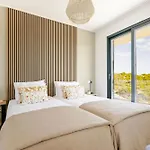 Vale Brisa - By Sch - P Apartment